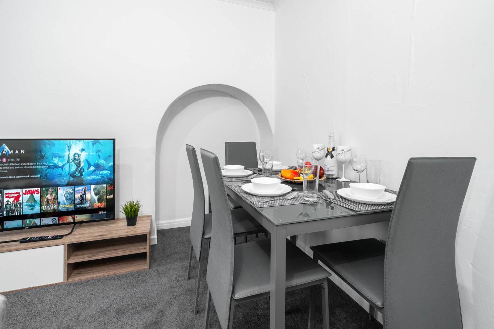 4 Bedroom House - Accommodates 7 - Garden - Parking - Netflix - Wifi - 559T Бирмингам Екстериор снимка